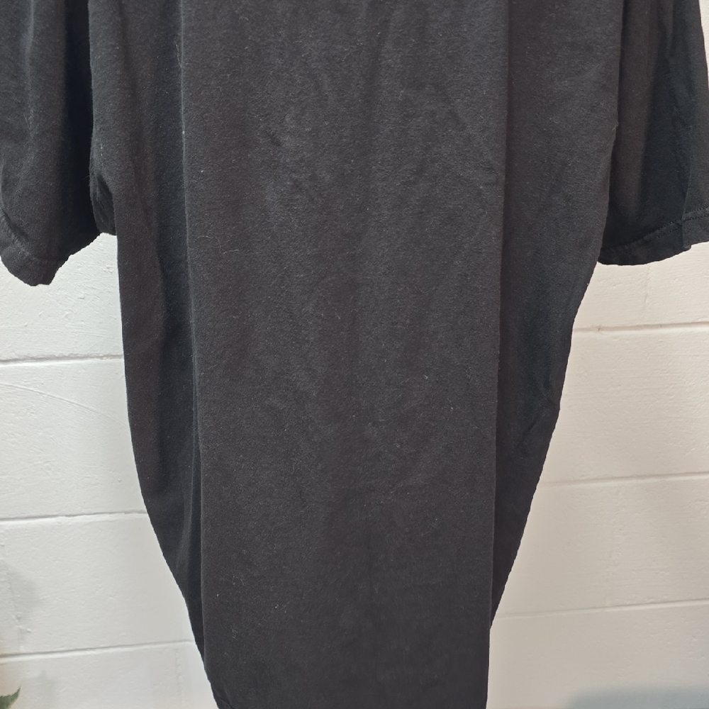Sublime Black Tee with Vibrant Skull Design - Picture 7 of 12